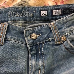 Miss Me Bermuda’s, Fit is TRUE TO SIZE💯